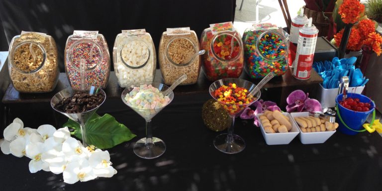 BUILD-YOUR-OWN SUNDAE BAR | Inside The Scoops